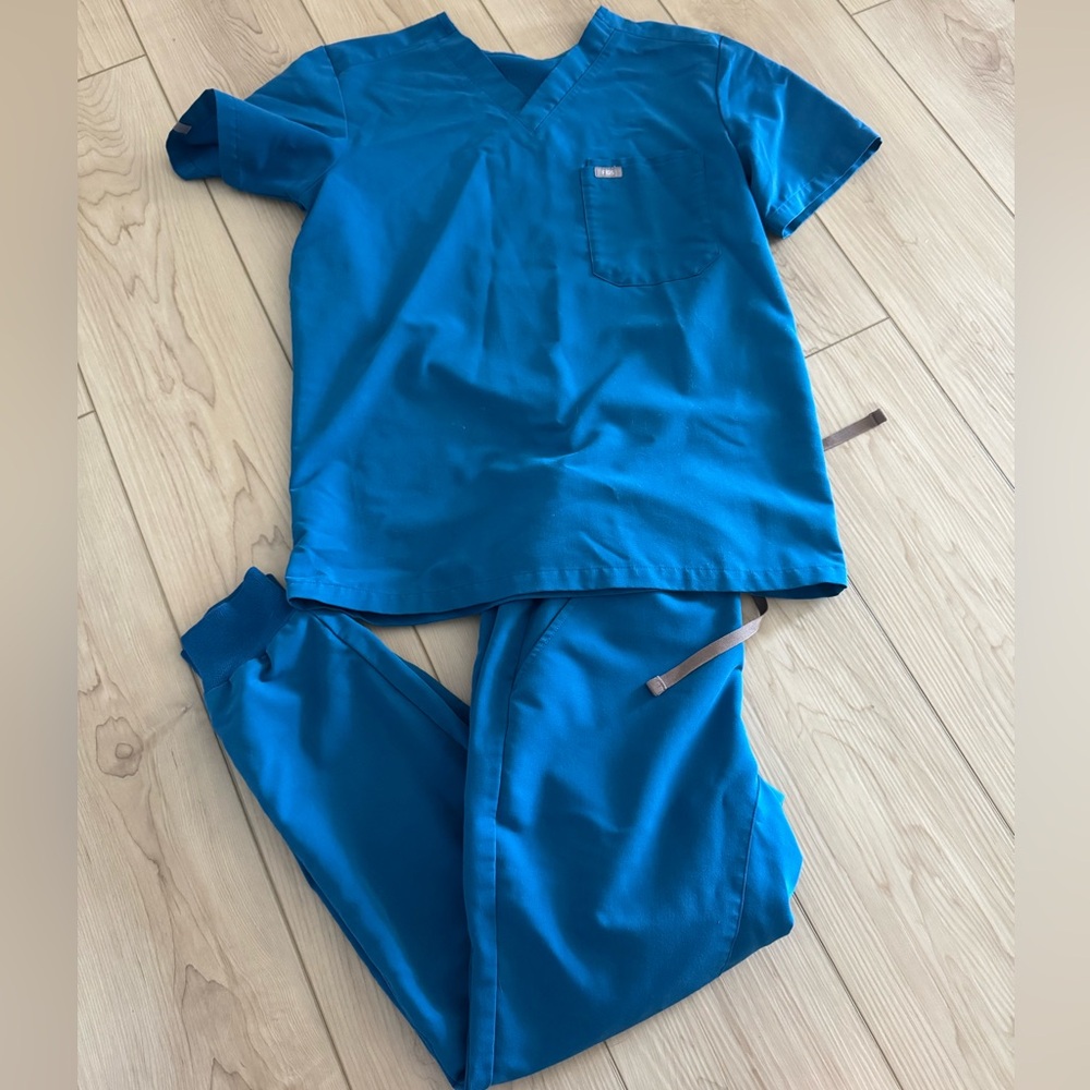 FIGS SCRUBS